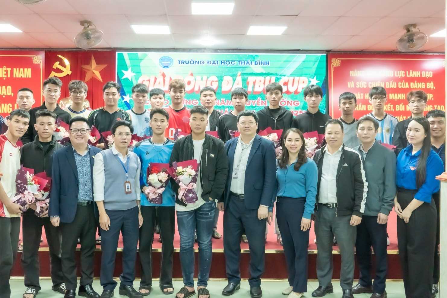 KHAI MẠC GIẢI BÓNG ĐÁ NAM SINH VIÊN “TBU CUP” NĂM 2025: BÙNG ĐAM MÊ – GIỮ LỬA ĐOÀN KẾT – VỮNG TINH THẦN FAIR PLAY!